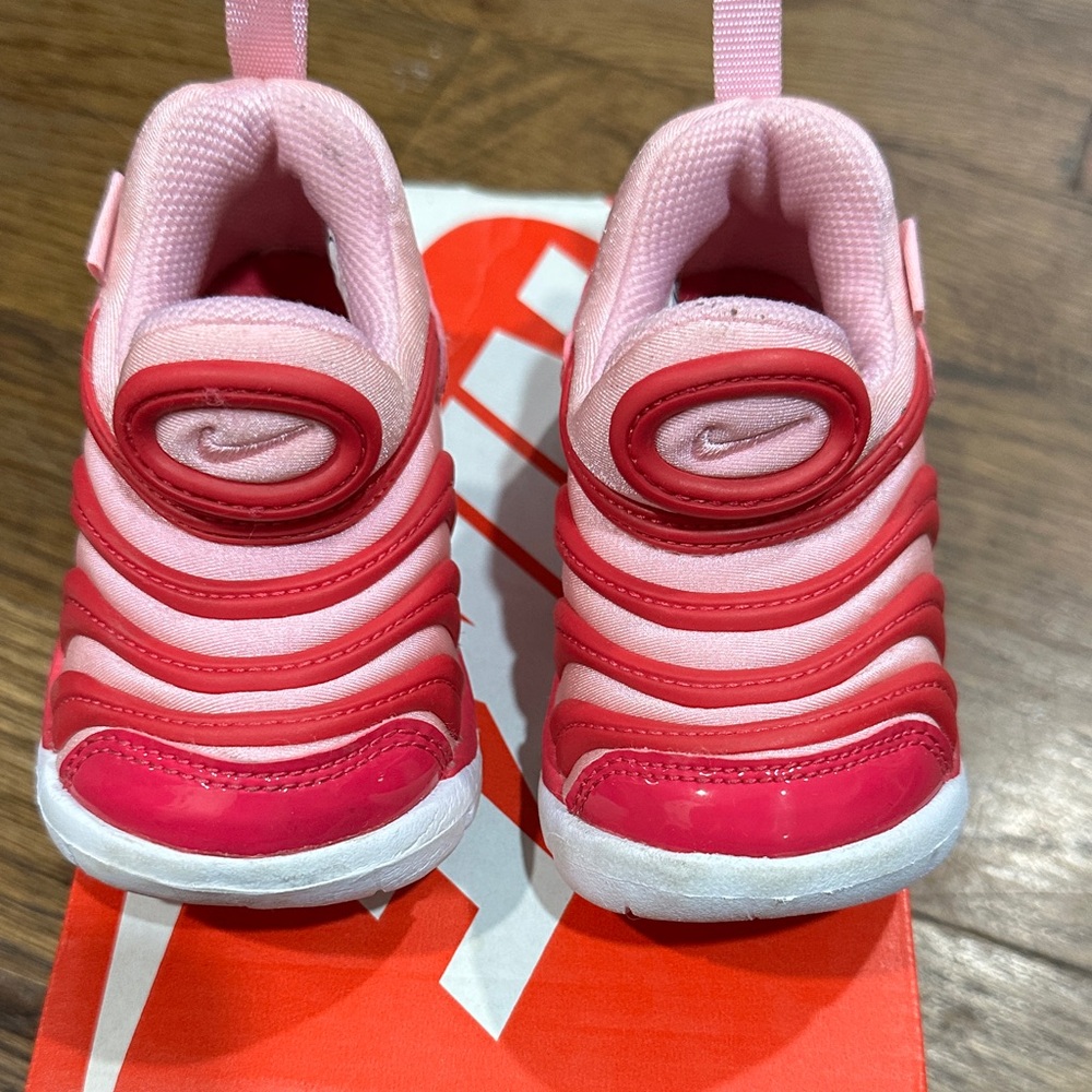 Nike Baby Pink Sneakers Dynamo Free size 5C